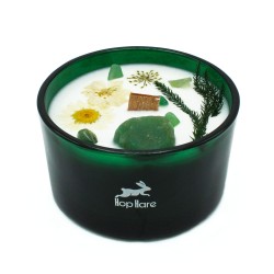 Magische Kerze mit Blumen und Edelsteinen...