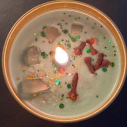 Vela de Cera de Soja artesanal | Prosperidad | Prosperity | Con Cristales | Raven's Hearth | Made in California, USA | 8oz