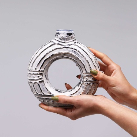 Okrągły wazon ceramiczny w kształcie pączka - kolor kremowy 18cm