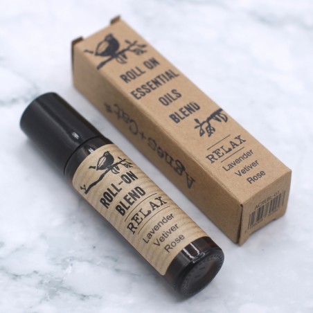 ロールオンエッセンシャルオイルブレンドリラクゼーションラベンダー、ベチバー、ローズとビタミンE-10ml。