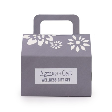 Agnes & Cat Lake Breeze Welzijnscadeauset - Handgemaakte zeep, vaste shampoo, lippenbalsem en roll-on olie