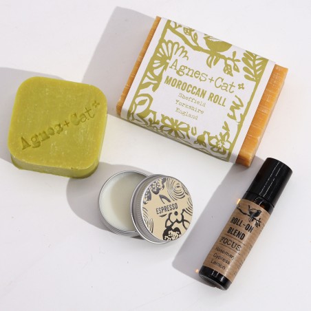 Agnes & Katze Marokkanisches Morgen-Wellness-Geschenkset - Handgemachte Seife, festes Shampoo, Lippenbalsam und Öl-Roll-on